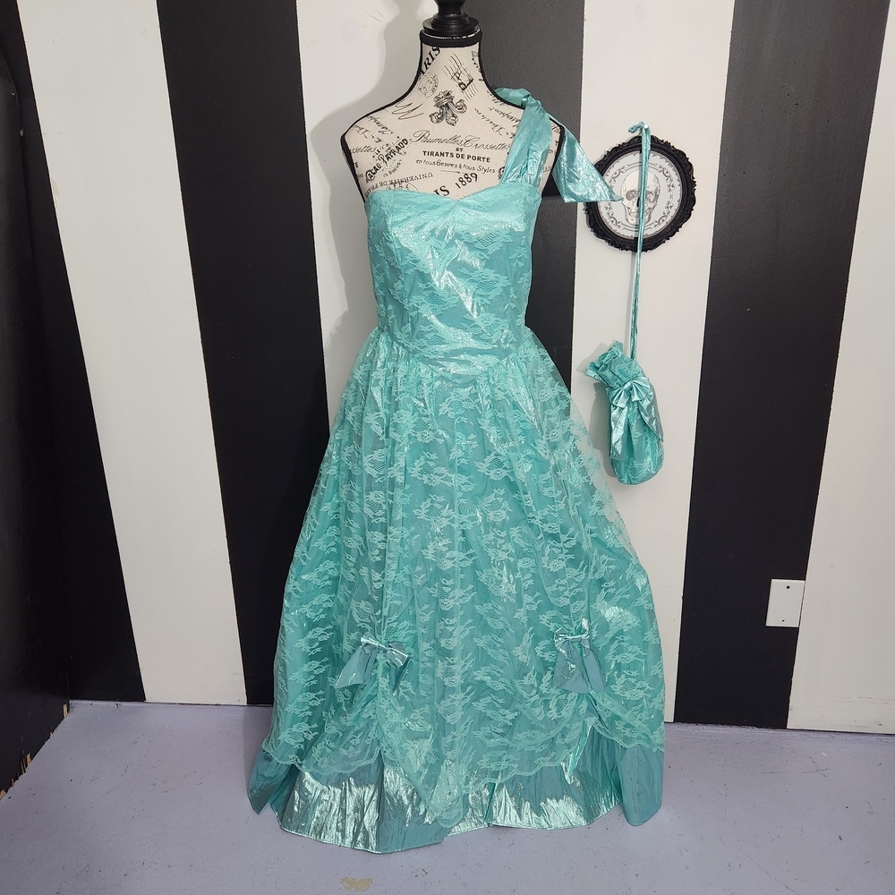 Elegant Aqua Women's Maxi Dress with Coordinated Bag